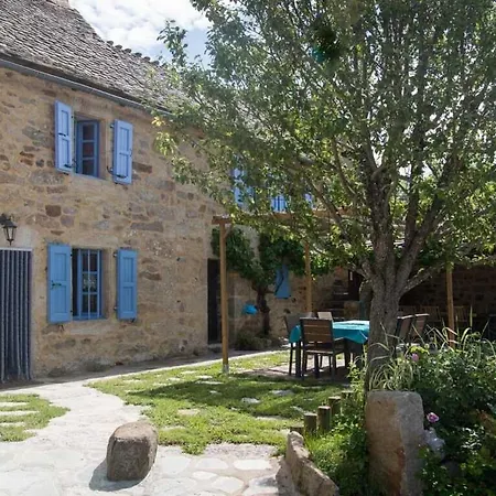 Au Pied De L'aubrac Hébergement de vacances Les Salces