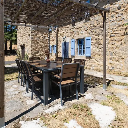 Au Pied De L'aubrac