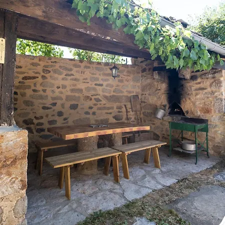 Au Pied De L'aubrac Σπίτι διακοπών Les Salces