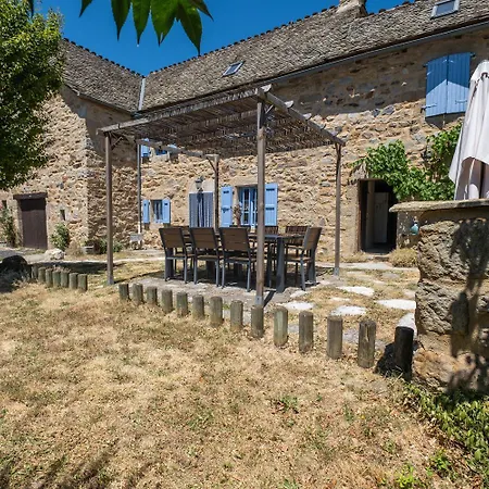 Au Pied De L'aubrac * Les Salces