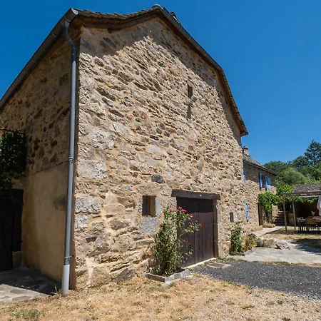 Au Pied De L'aubrac Hébergement de vacances