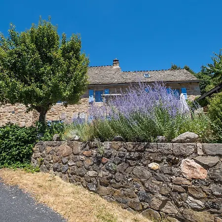 Au Pied De L'aubrac
